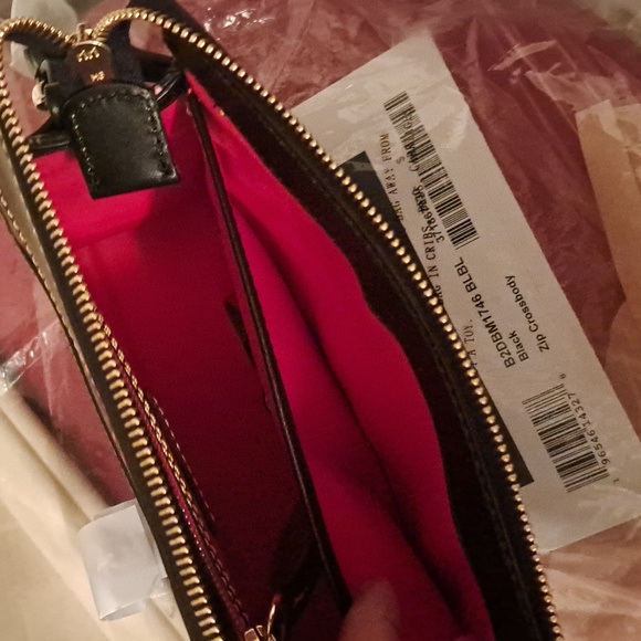 🎁 NEW Dooney & Bourke Leather Signature Collection Pink / Black Crossbody - Picture 5 of 6